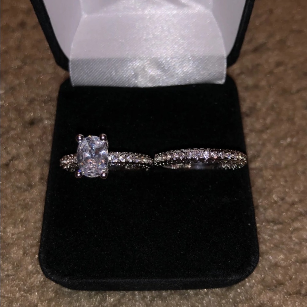 Oval ring set! Size 6